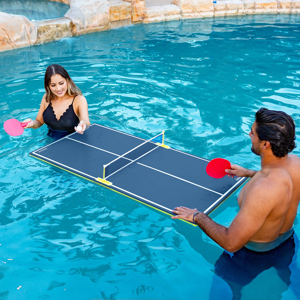 Schwimmendes Tischtennis