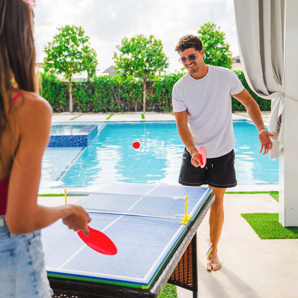 Schwimmendes Tischtennis