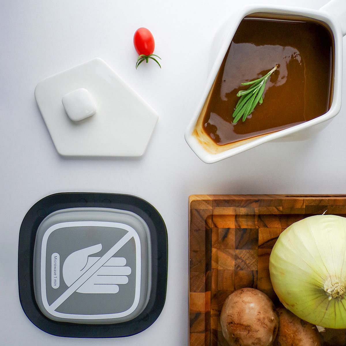 Sauciere mit Warmhaltefuß