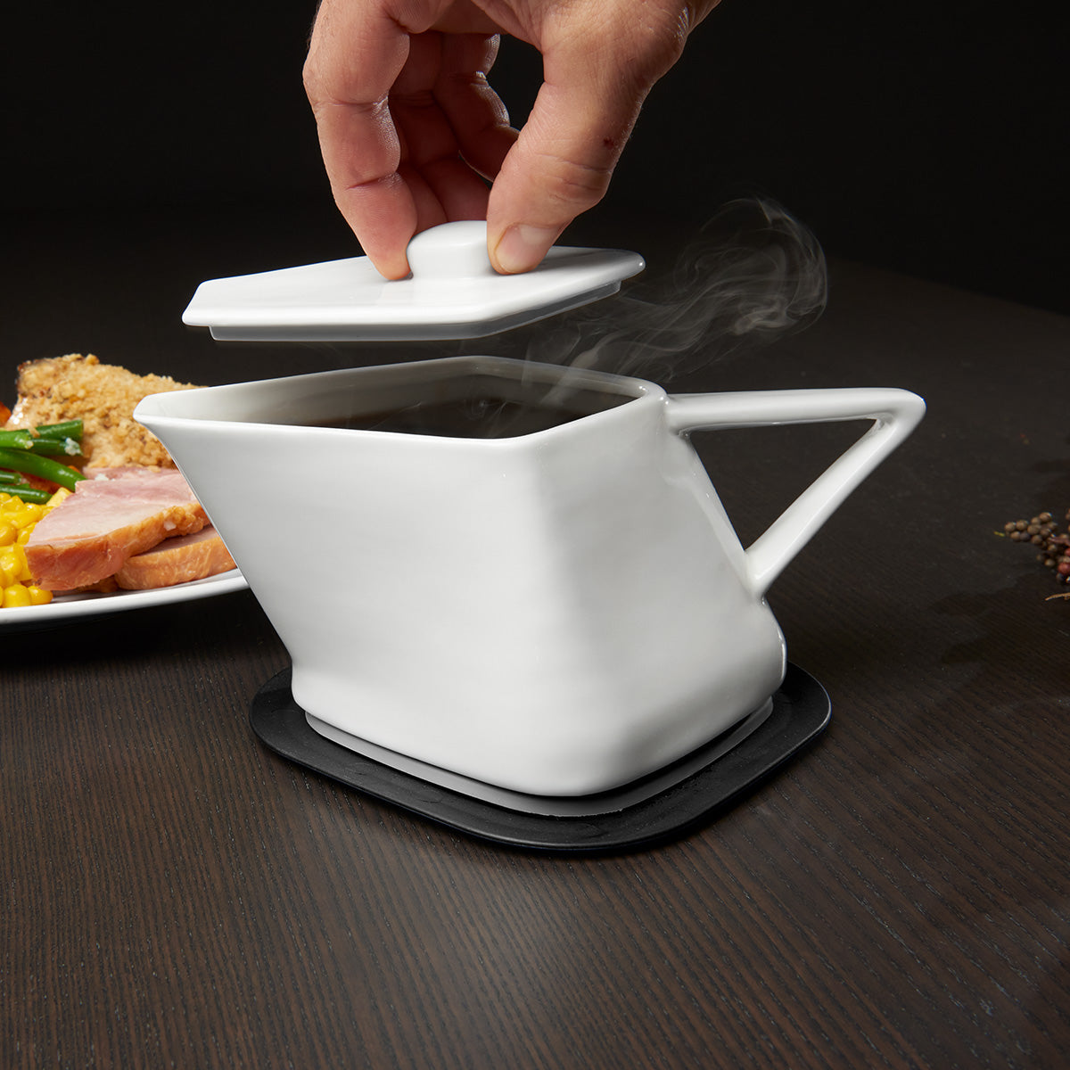 Sauciere mit Warmhaltefuß
