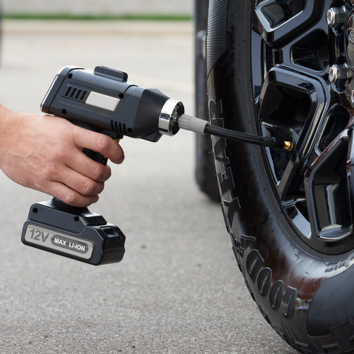 Draadloze bandenpomp met automatische stopfunctie