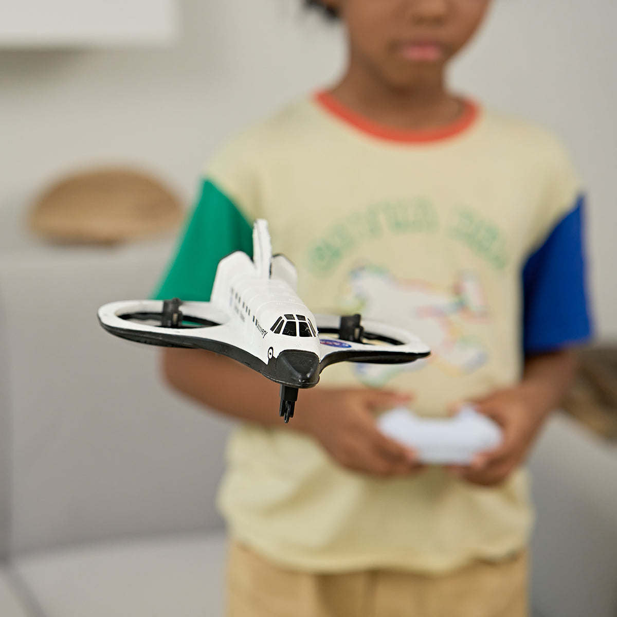 Smithsonian RC Space Shuttle Discovery Drohne