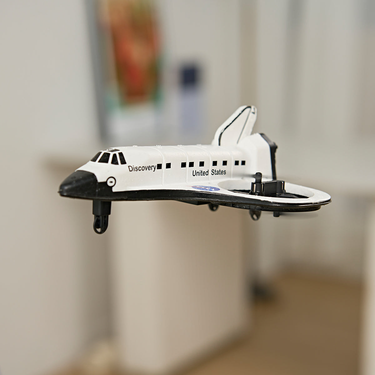 Smithsonian RC Space Shuttle Discovery Drohne