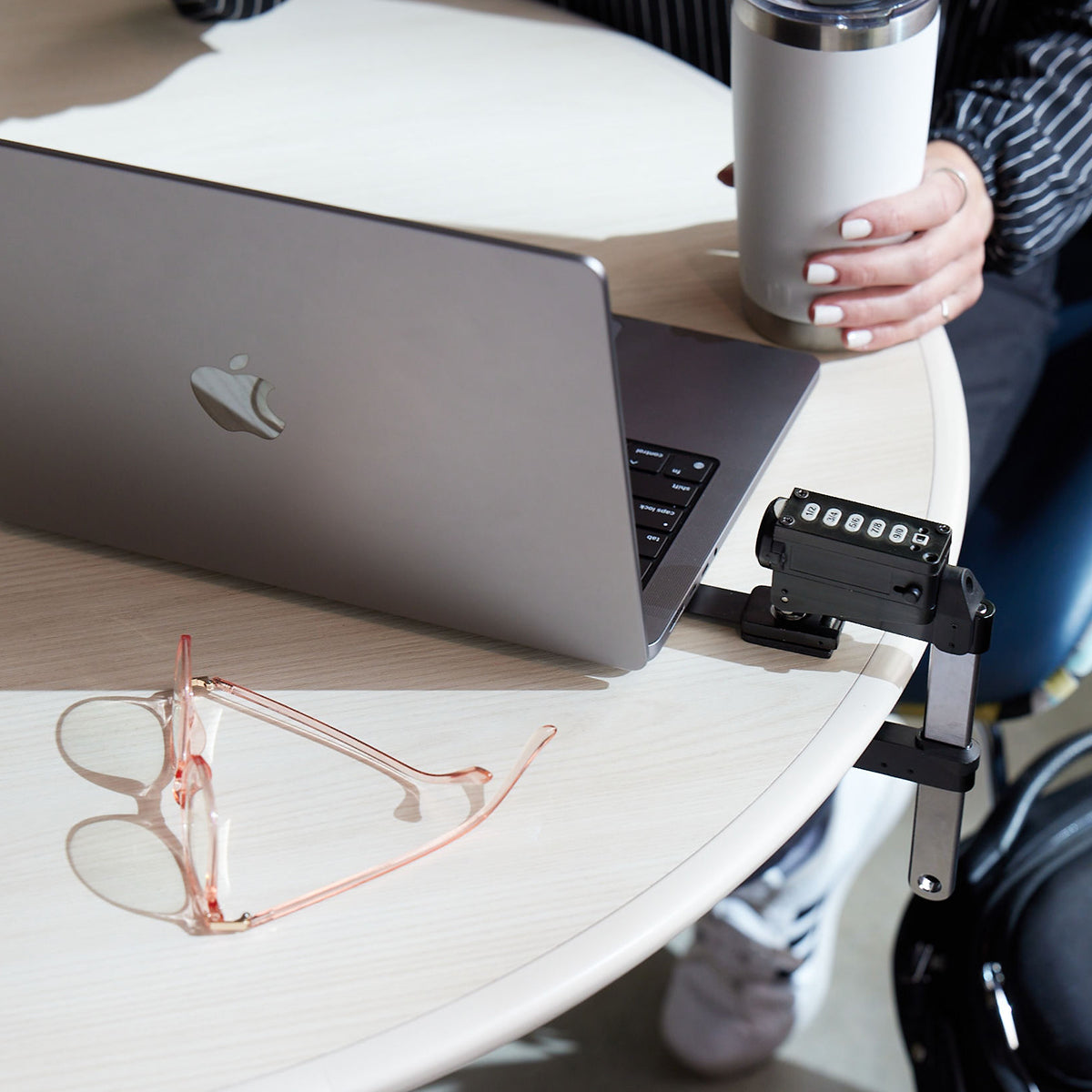 Universelles Diebstahlsicherungsschloss für Laptops