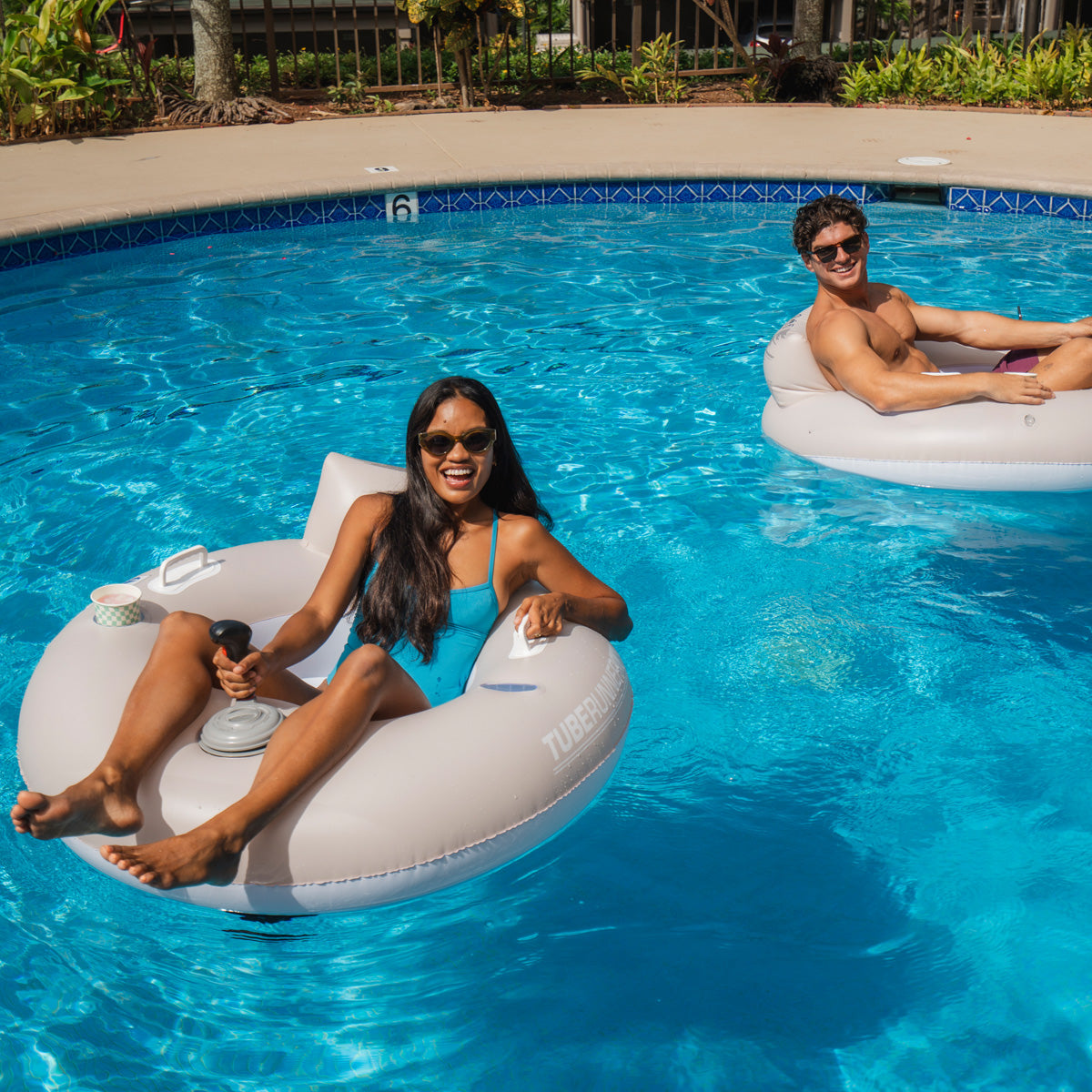Motorized Tube Float