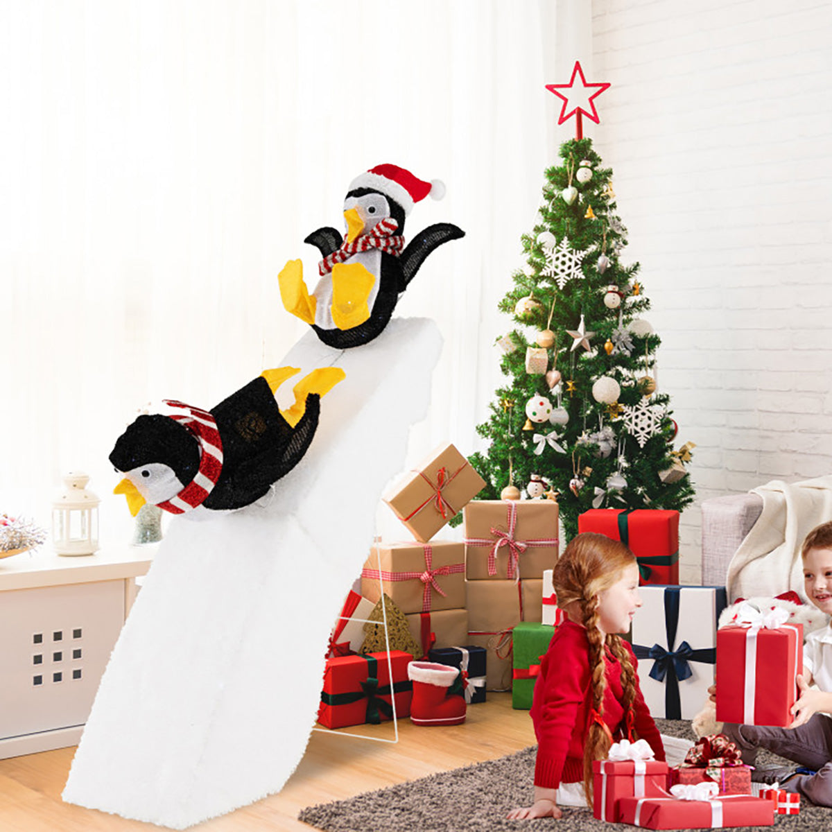Decoración navideña de pingüino patinando sobre hielo de 4 pies preiluminada con tobogán nevado