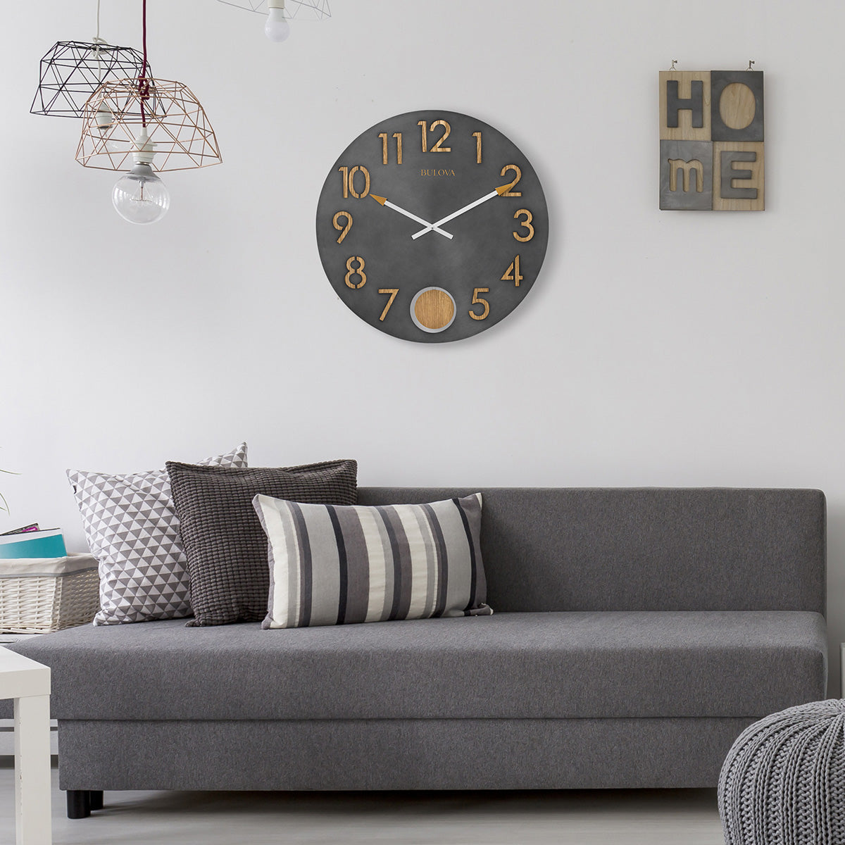 Reloj de pared de metal Bulova Flatiron