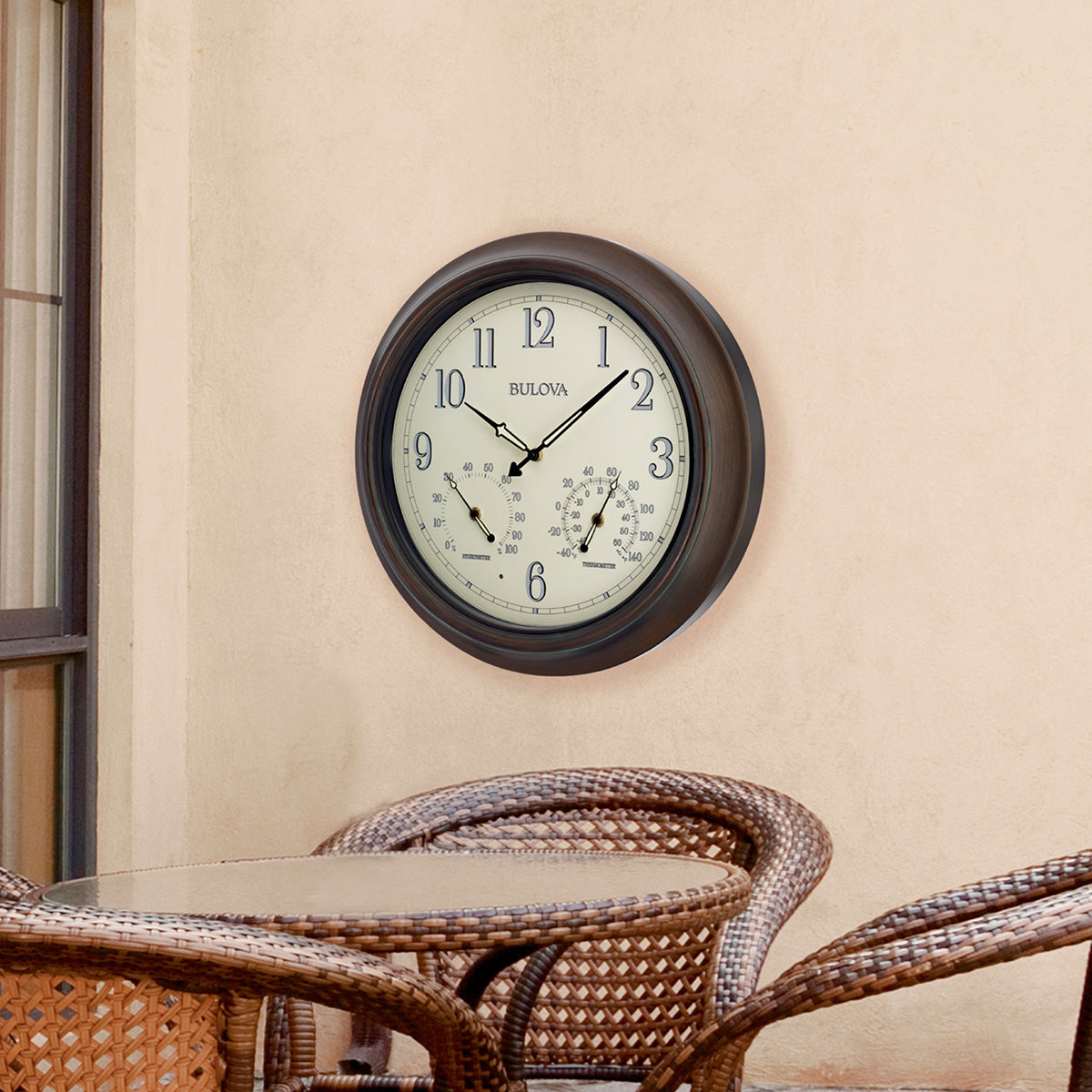 Reloj de pared para exteriores con LED Bulova Weather Master