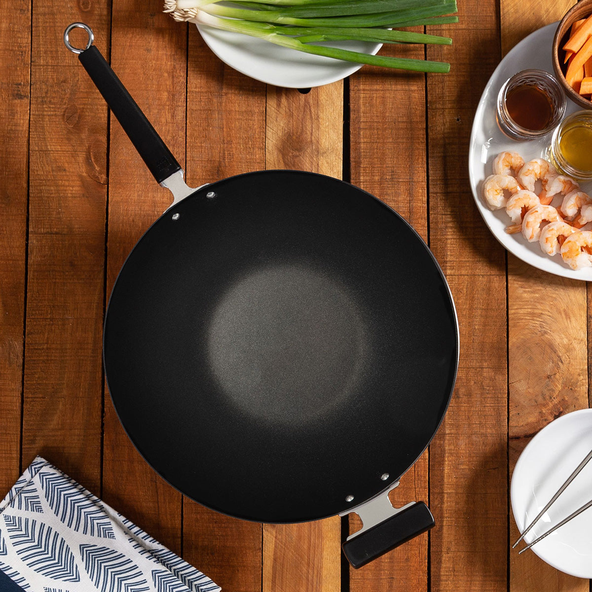 Professionele 14-inch wok van koolstofstaal met platte bodem