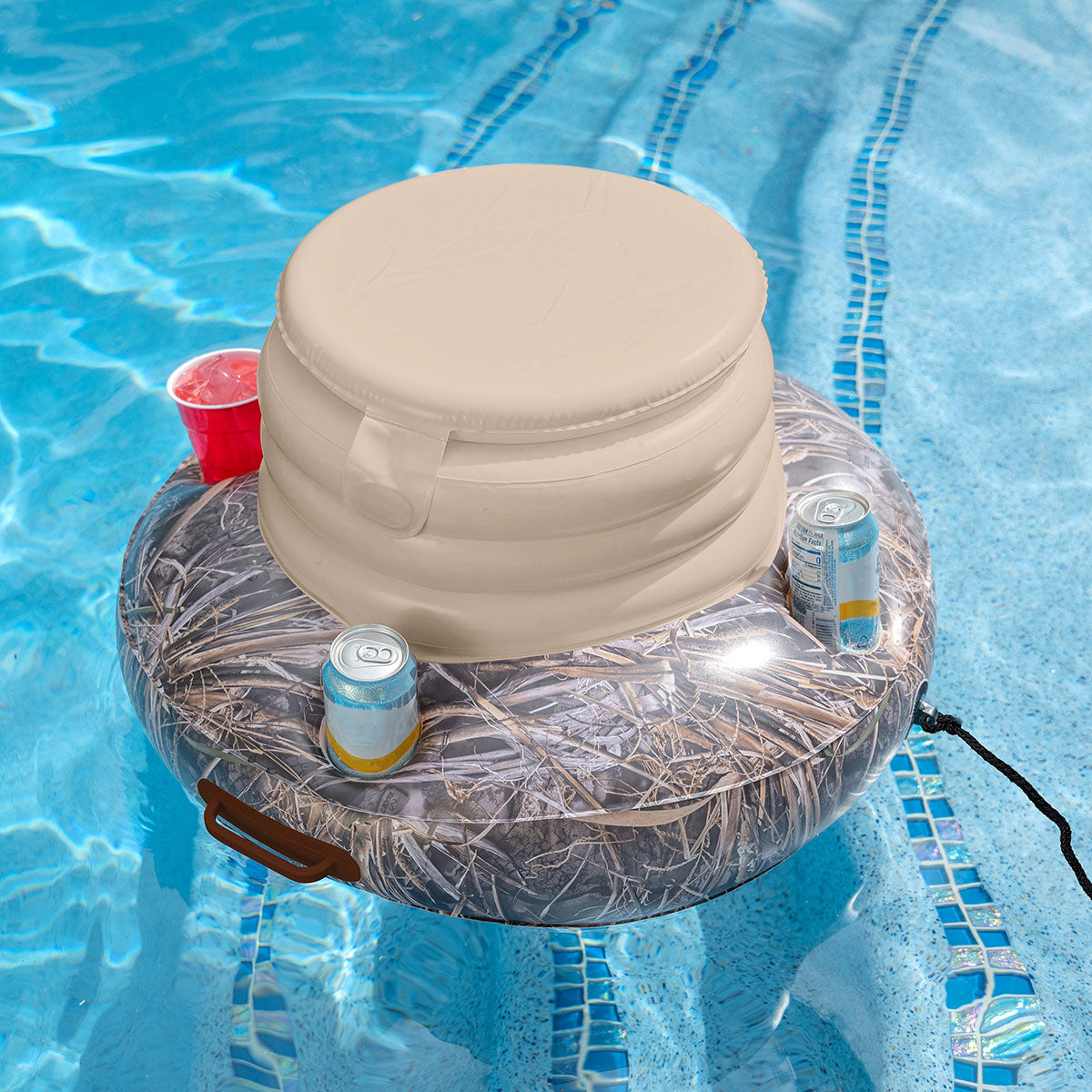 Enfriador de bebidas flotante con estampado de camuflaje