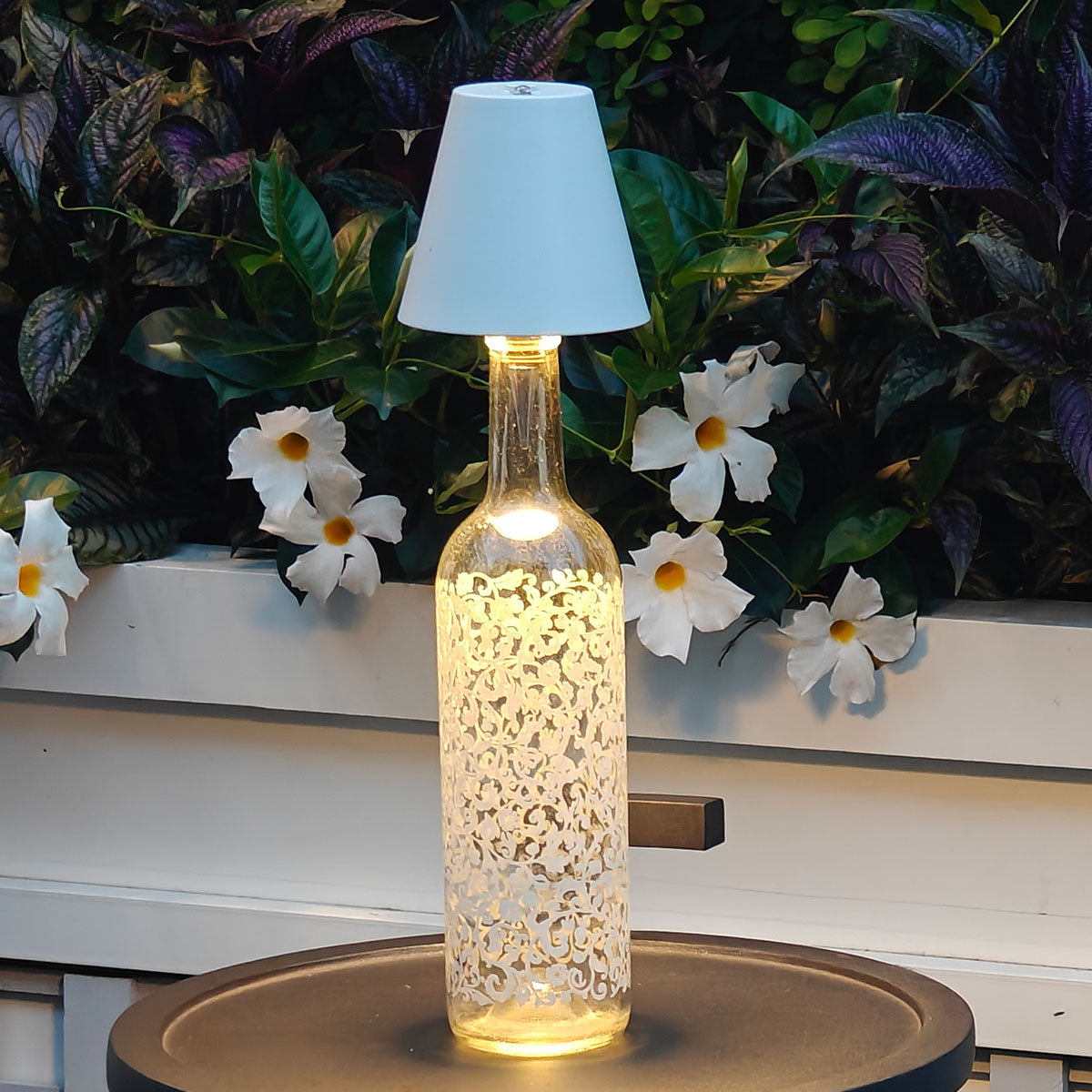 4-in-1 Indoor/Outdoor Bug Deterrent Lamp