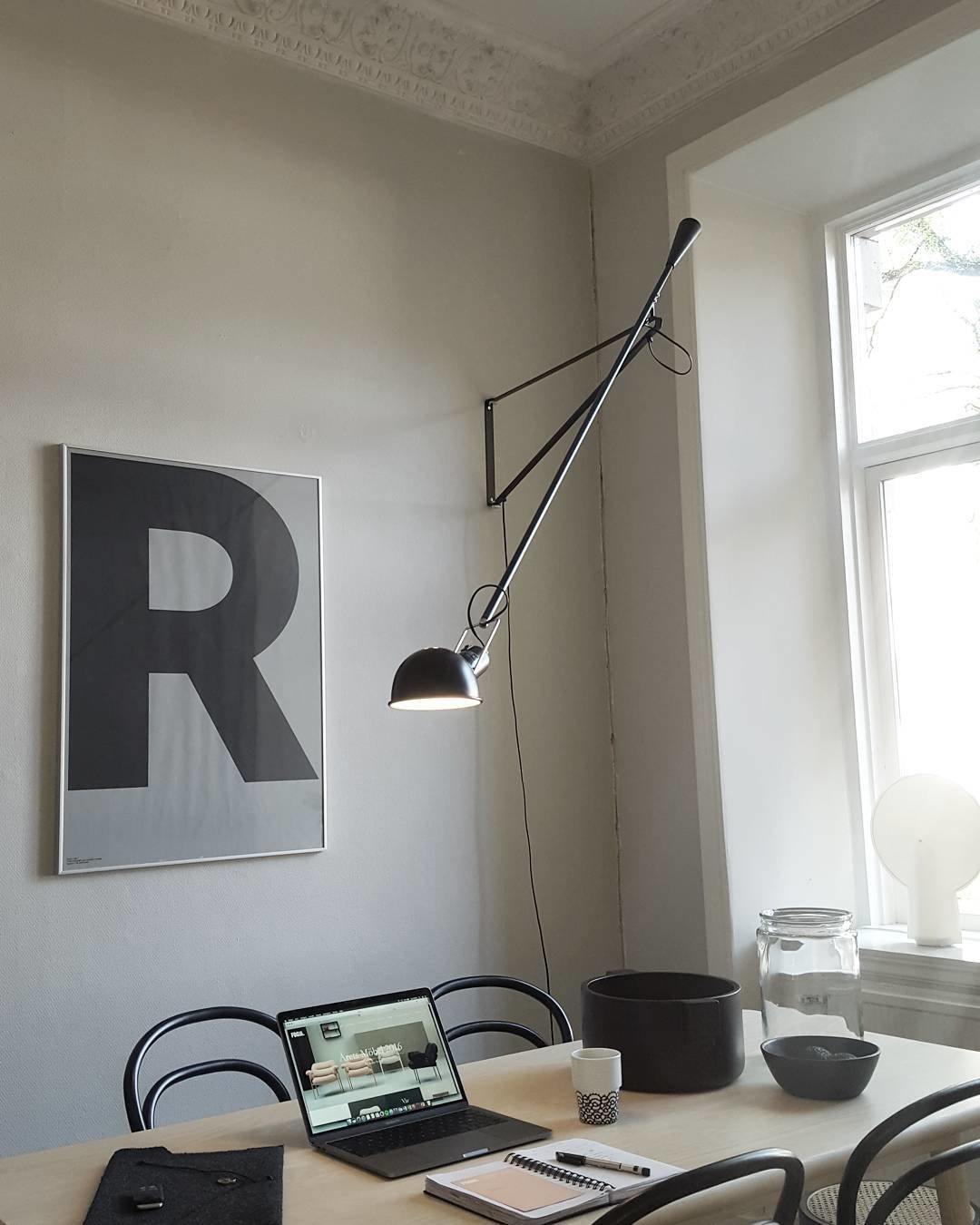 Articulated Metal Wall Light – Rotating Arm Industrial Sconce with Iron Counterweight