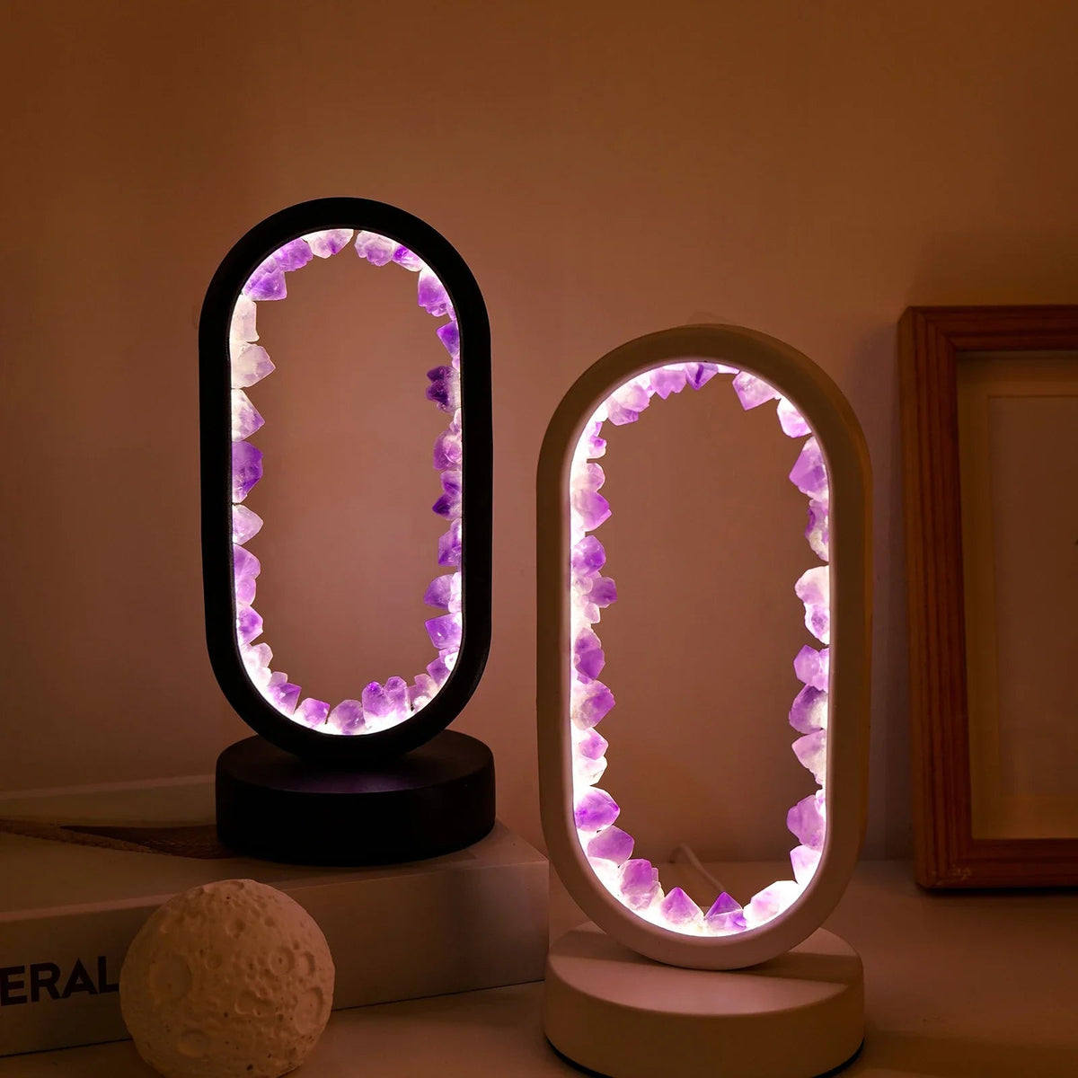 Amethyst-Kristall-Akzentlampe 8 Zoll, lilafarbenes Licht für Nachttische, Meditationsräume, Yogaräume, handgefertigte Edelsteinleuchte, E14-Fassung, max. 10 W | Thomler