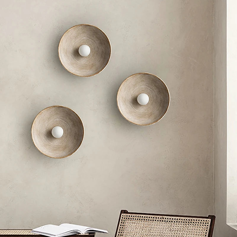 Ronde glazen wandlamp van hars, witte led-armatuur voor slaapkamer, hal en woonkamer, minimalistische wandlamp met zachte, sfeervolle verlichting voor in huis