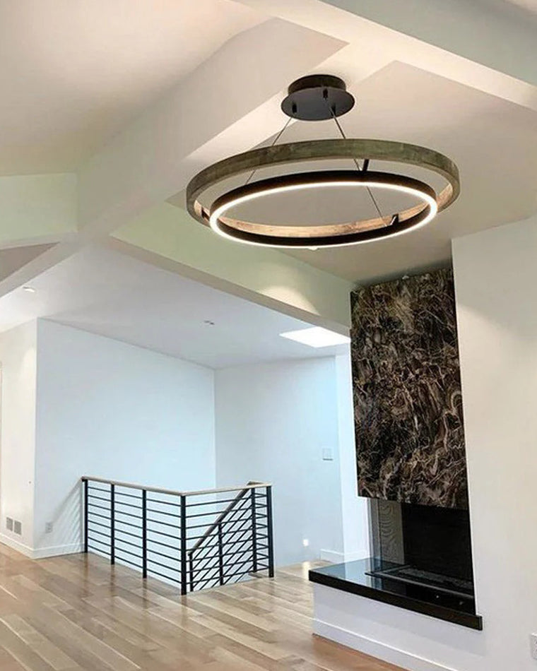 Runder Kronleuchter aus Holz mit LED-Beleuchtung, 60-120 cm höhenverstellbar, Deckenleuchte im Landhausstil für Esszimmer und Kücheninsel | Thomler
