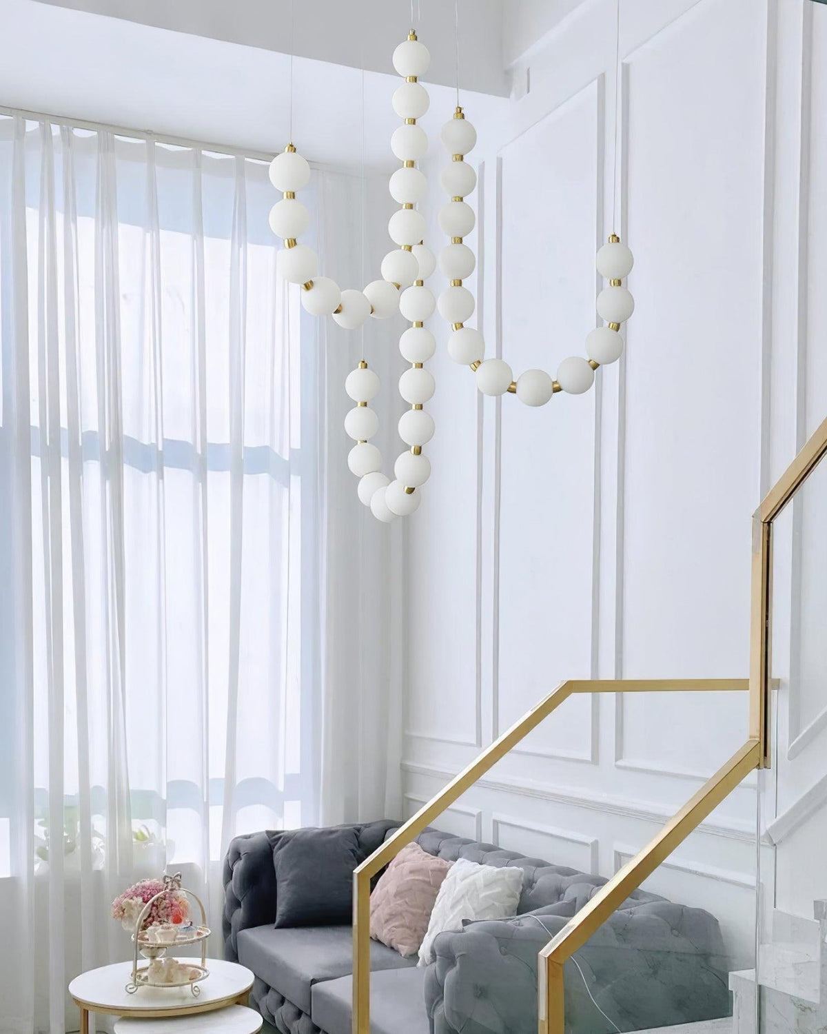 Lámpara colgante de globos de cristal en cascada, dorada y blanca, iluminación cenital contemporánea para barra de desayuno, comedor o salón, 39 pulgadas | Thomler