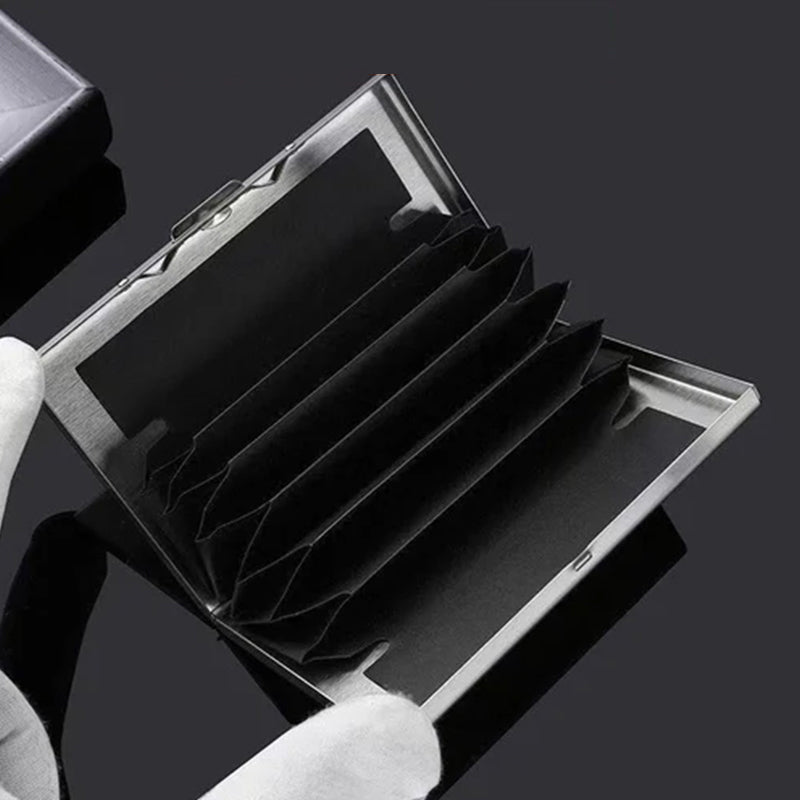 Slanke metalen kaarthouder met RFID-blokkeringstechnologie voor creditcards en contant geld