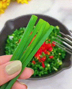 Tijeras para hierbas de varias hojas de acero inoxidable con peine de limpieza para lechuga, albahaca, perejil y cebollino | Utensilio de cocina para preparar alimentos, picador de verduras | Thomler