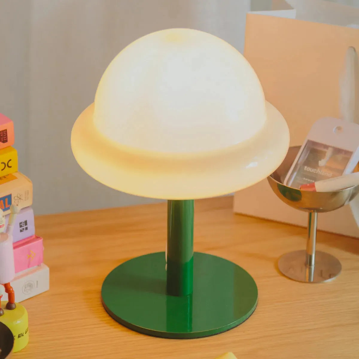 Lámpara de escritorio de cristal redondeada de 11 pulgadas en menta y cítricos, iluminación para mesita de noche, luz contemporánea para dormitorio, sala de estar y oficina | Thomler