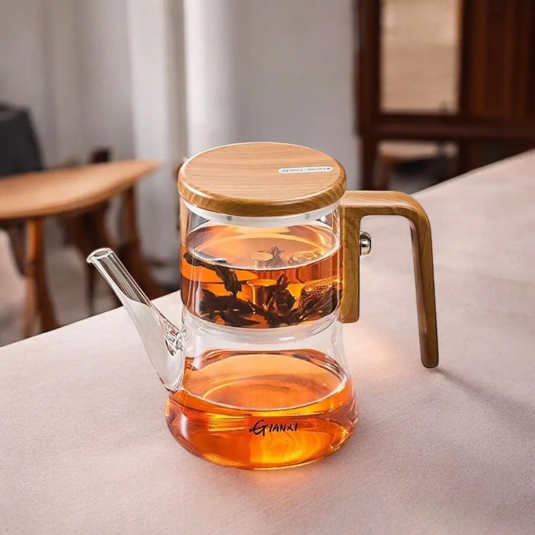 Glasteekanne mit Magnetfilter, 740 ml, für losen Tee und Kräuteraufgüsse, Holzgriff, hitzebeständig | Thomler