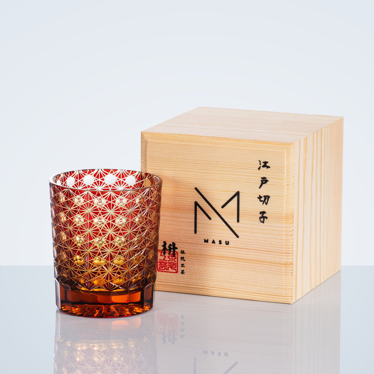 Geslepen kristallen whiskyglazen met stervormig bloemendessin in amberkleurig glas voor bourbon, scotch & cocktails | Thomler