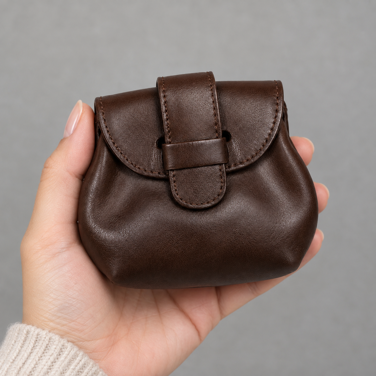 Monedero compacto de 4 pulgadas – Cuero vegano marrón