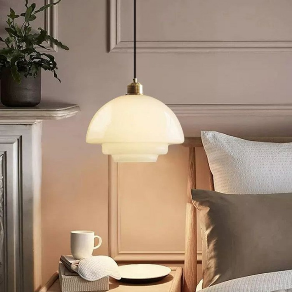 Gelaagde glazen hanglamp met messing frame in goud – 12-inch opvallende lamp voor eetkamers, slaapkamers & gangen – Plafondlamp in art-decostijl | Thomler