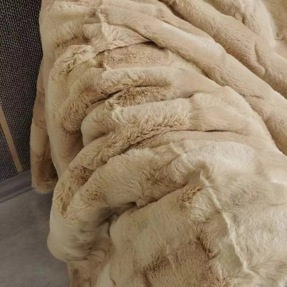 Plush Double-Layer Faux Mink Throw Blanket – Machine Washable Microfiber for Beds & Couches