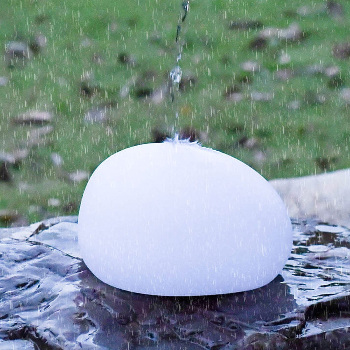 Aplique de pared LED de energía solar para patios, senderos y jardines: lámpara de exterior moderna resistente a la intemperie