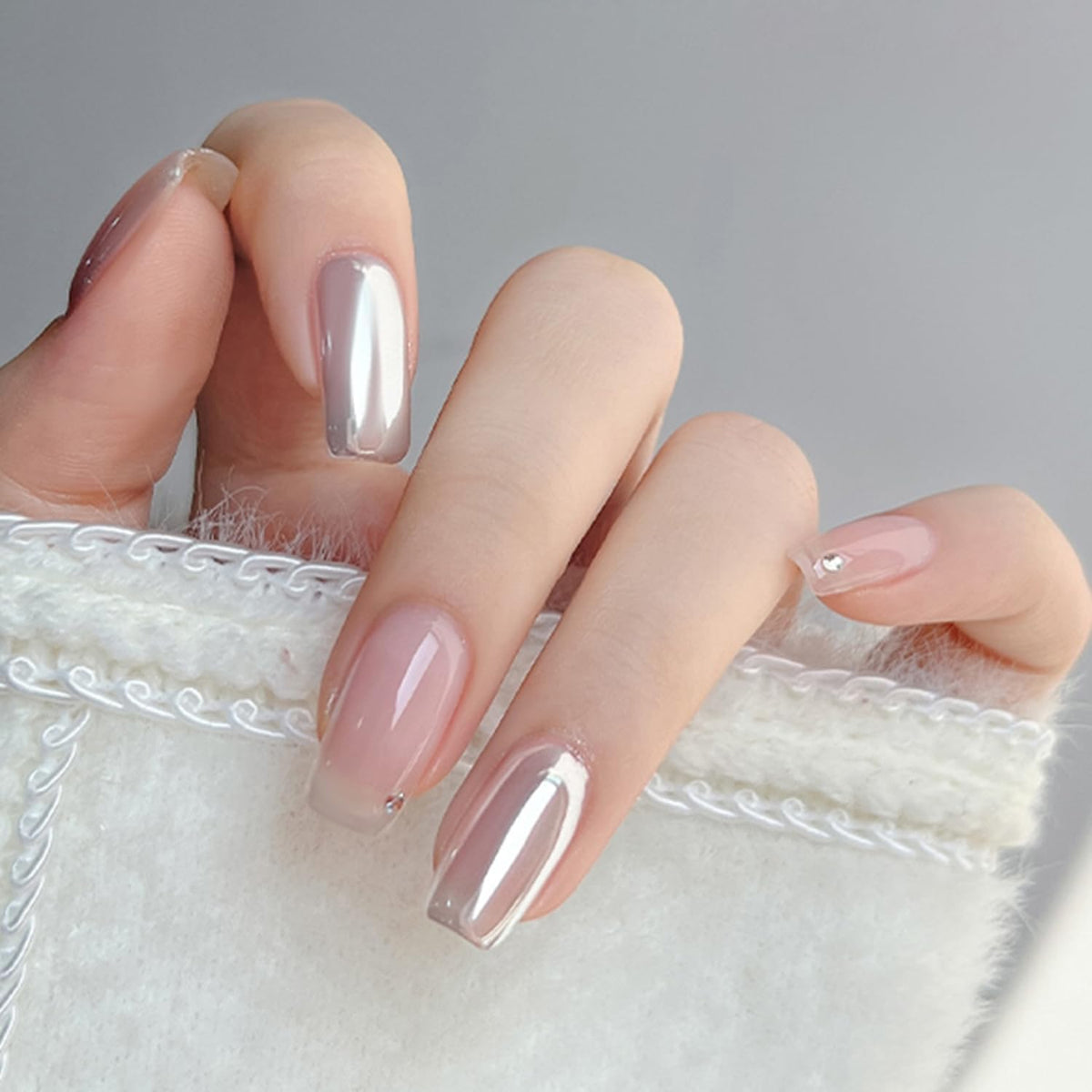 Mirror Chrome Nail Powder for High-Gloss Metallic Manicure Finish – Works on Gel, Acrylic & Natural Nails – Easy DIY Application for Salon-Q | Thomler