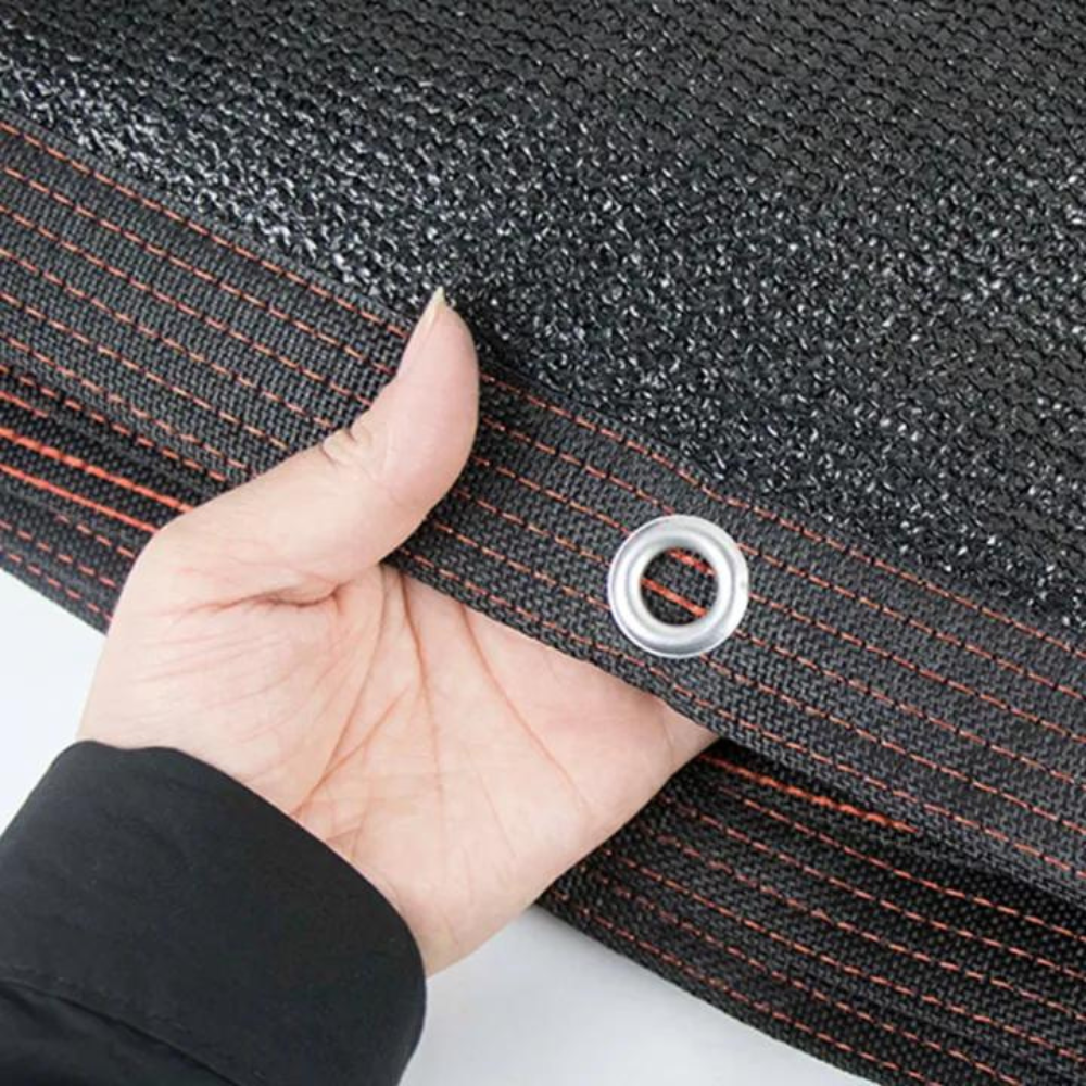 Sonnensegel für den Außenbereich aus Netzstoff