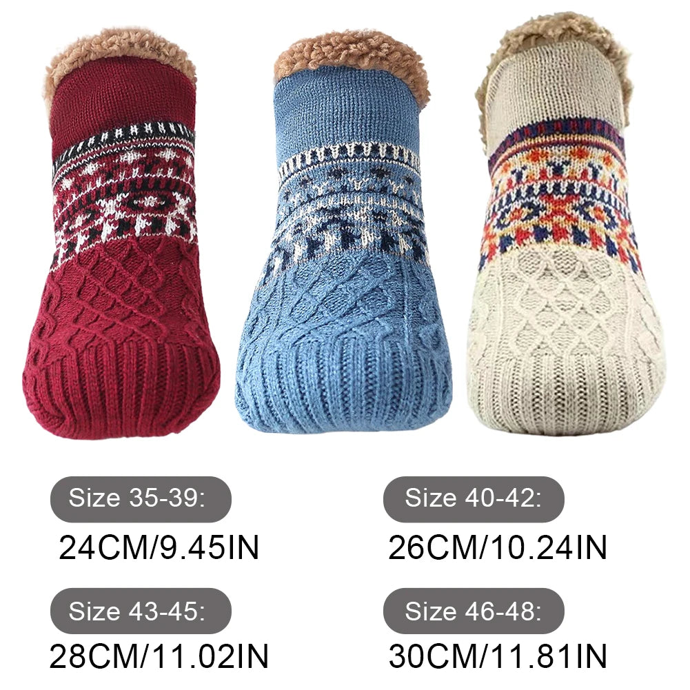 Gestrickte Pantoffelsocken mit Fleecefutter
