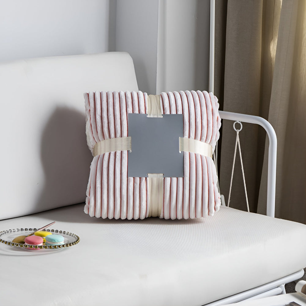 Reversible Sherpa Throw Blanket with Textured Stripe Pattern – Plush Microfiber for All Seasons