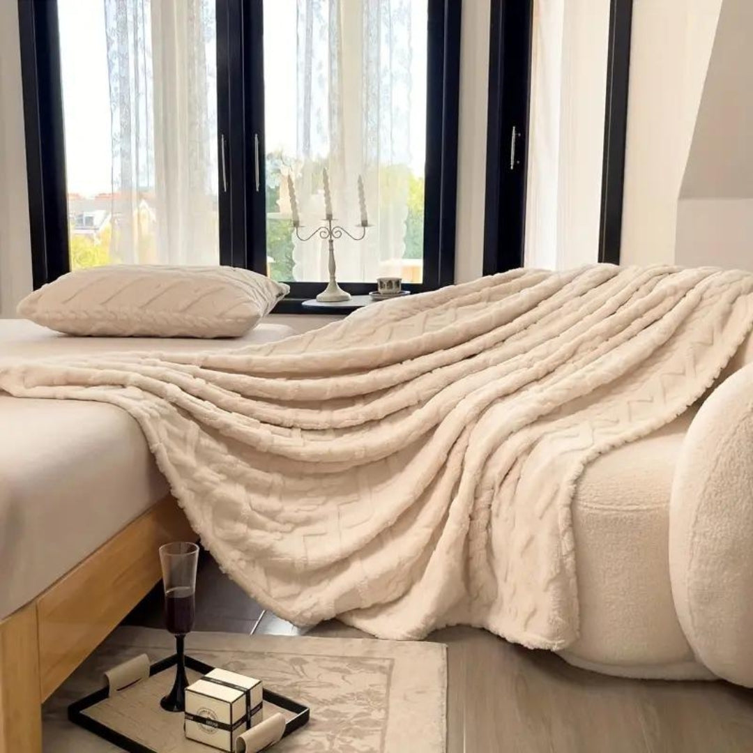 Plush Textured Fleece Throw Blanket – Breathable 3D Knit Design for Couch, Bed & Travel