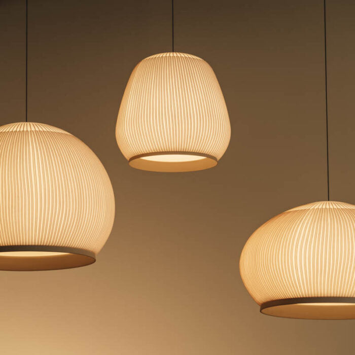 Geribbelde Lycra Hanglamp – 18 inch Ronde Dimmbare LED Plafondpendel voor Kookeiland, Eettafel & Moderne Woonruimtes | Thomler