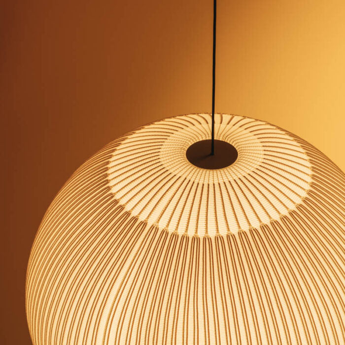 Geribbelde Lycra Hanglamp – 18 inch Ronde Dimmbare LED Plafondpendel voor Kookeiland, Eettafel & Moderne Woonruimtes | Thomler