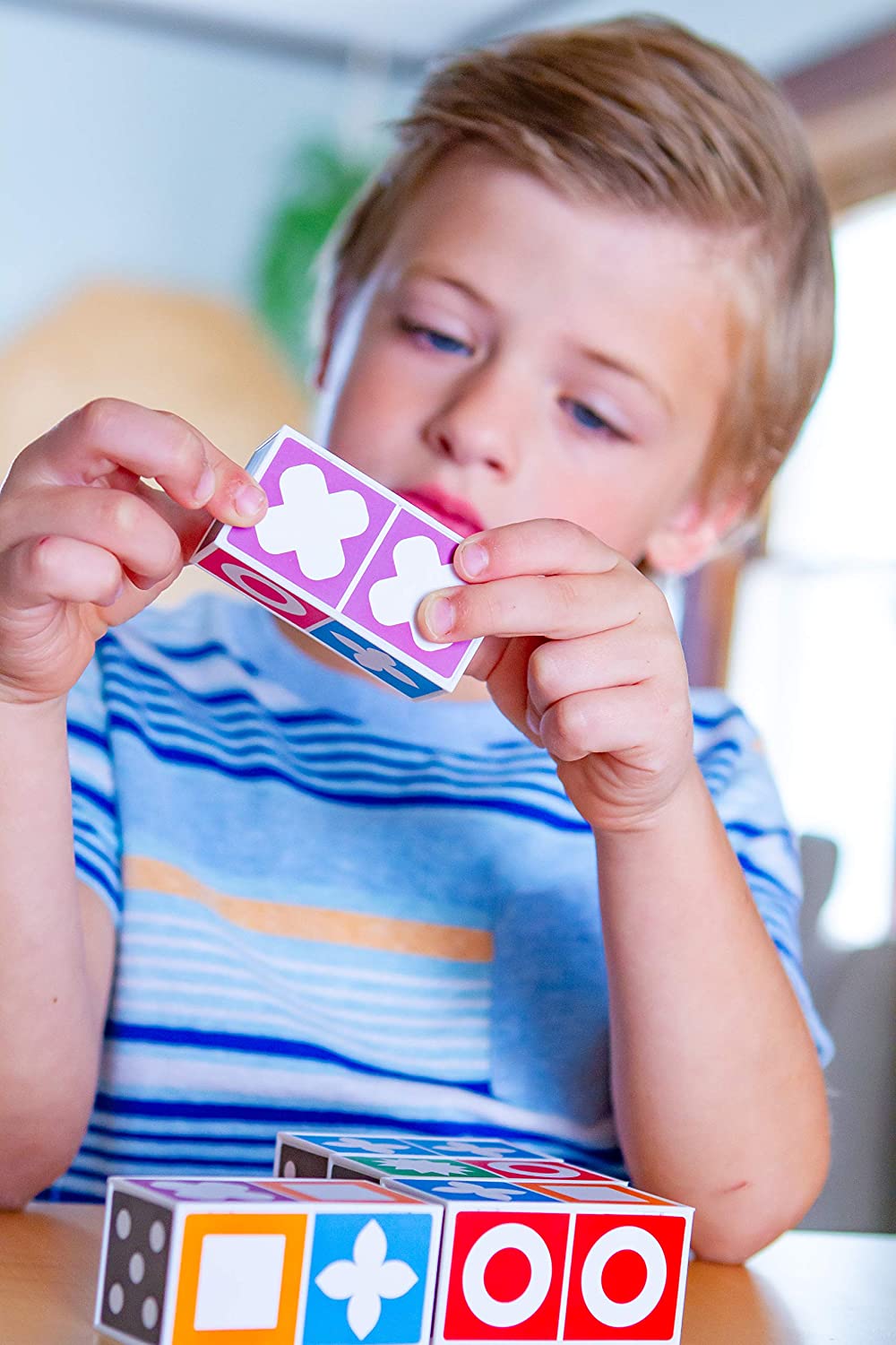 Muster-Legespiel für Kinder – Lernpuzzle mit 20 Bausteinen & 60 Aufgabenkarten für Kinder ab 3 Jahren | Thomler