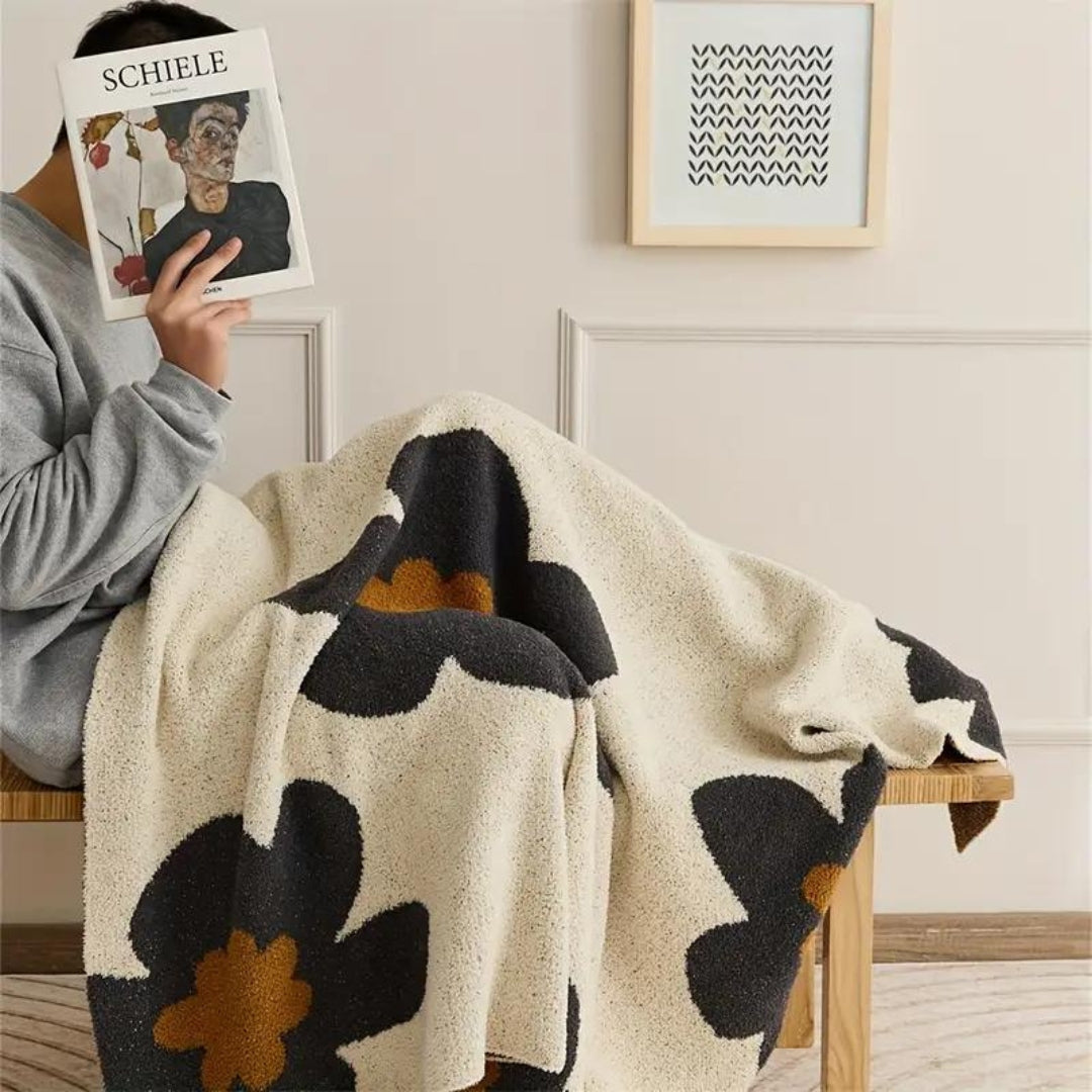 Chunky Knit Floral Throw Blanket – Cozy Layer for Sofa & Bed