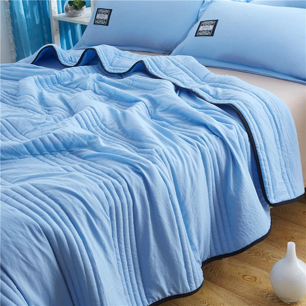 Lightweight Breathable Throw Blanket – Moisture-Wicking Summer Bedding