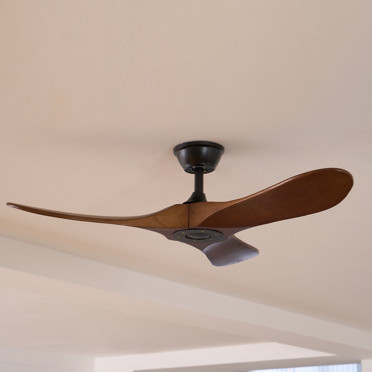 DC Motor Ceiling Fan with Wooden Blades 42 or 52 Inch Diameter Remote Control Indoor Air Circulation for Bedrooms Living Rooms Offices Low