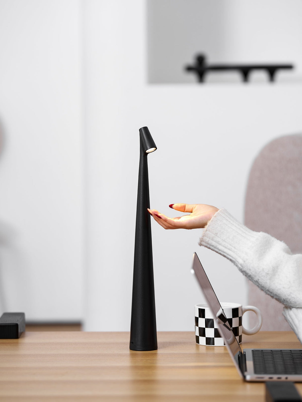 Cordless LED Desk Lamp Rechargeable Touch Control Metal Modern Portable Reading Light 18-Inch Accent Lighting for Home Office Bedroom Nights | Thomler