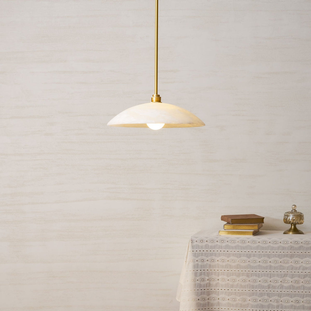 Lámpara de techo tipo globo de piedra blanca de 16 pulgadas, domo con cable ajustable para isla de cocina, comedor o sala de estar, lámpara colgante con casquillo E26 | Thomler
