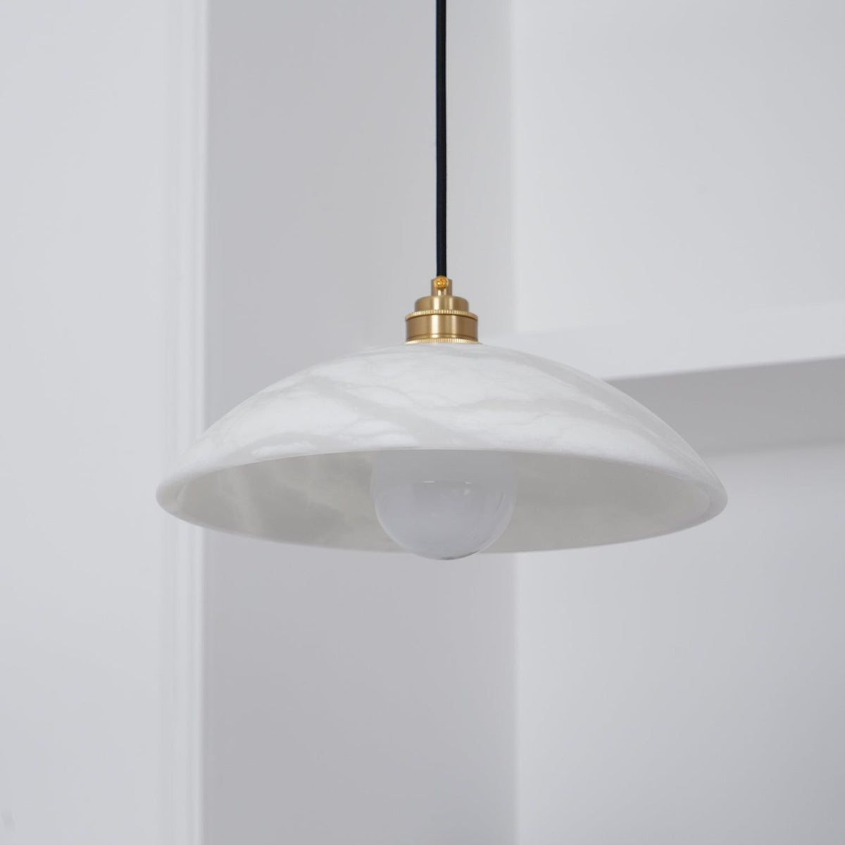Lámpara de techo tipo globo de piedra blanca de 16 pulgadas, domo con cable ajustable para isla de cocina, comedor o sala de estar, lámpara colgante con casquillo E26 | Thomler