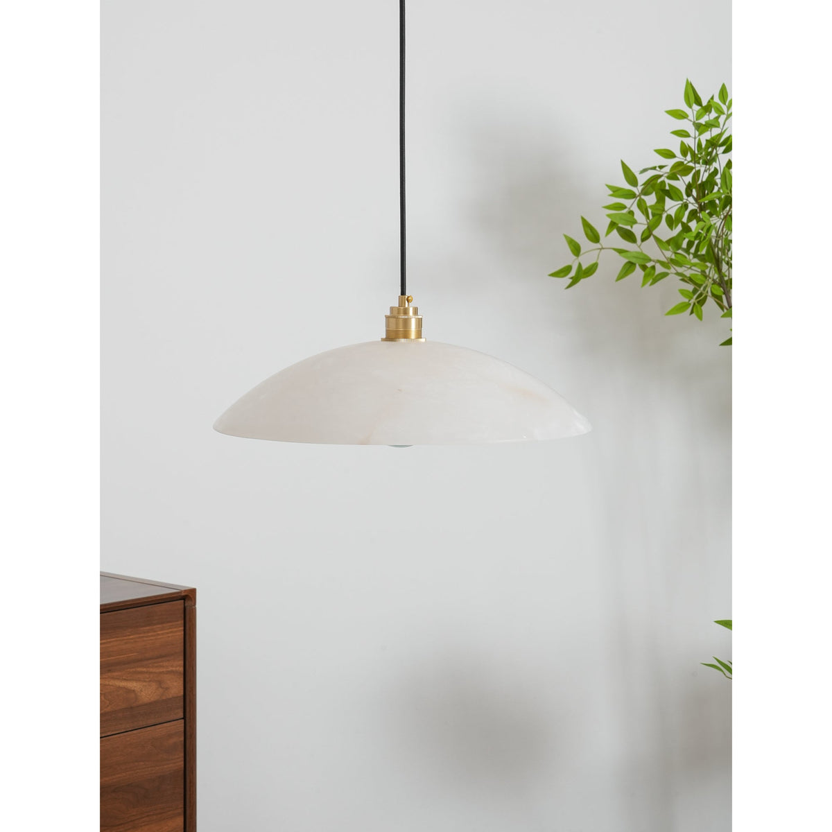 Lámpara de techo tipo globo de piedra blanca de 16 pulgadas, domo con cable ajustable para isla de cocina, comedor o sala de estar, lámpara colgante con casquillo E26 | Thomler