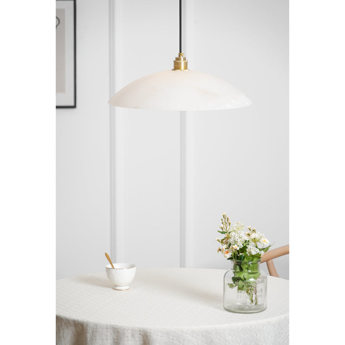 Lámpara de techo tipo globo de piedra blanca de 16 pulgadas, domo con cable ajustable para isla de cocina, comedor o sala de estar, lámpara colgante con casquillo E26 | Thomler
