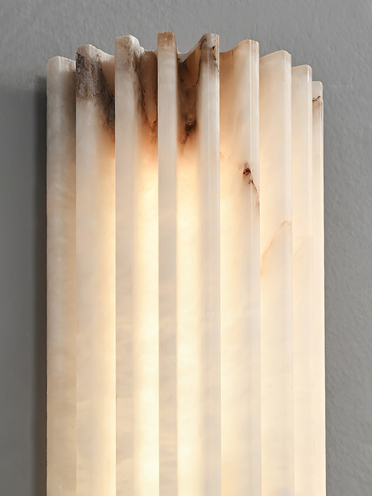 Aplique de pared de piedra natural de 12 pulgadas con LED integrado y superficie estriada, lámpara de interior para dormitorio, pasillo y sala de estar con luz ambiental cálida | Thomler