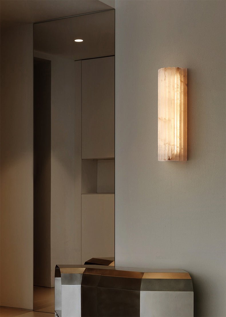 Aplique de pared de piedra natural de 12 pulgadas con LED integrado y superficie estriada, lámpara de interior para dormitorio, pasillo y sala de estar con luz ambiental cálida | Thomler