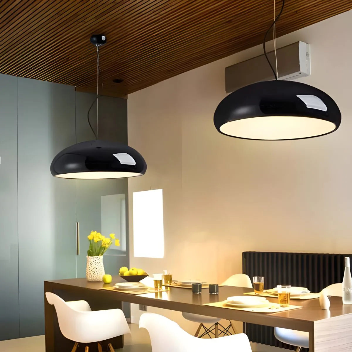 LED-Deckenleuchte mit umschaltbaren Lichtmodi für Kücheninseln, Esszimmer & offene Wohnbereiche – Runde Deckenlampe aus glänzendem Metall | Thomler