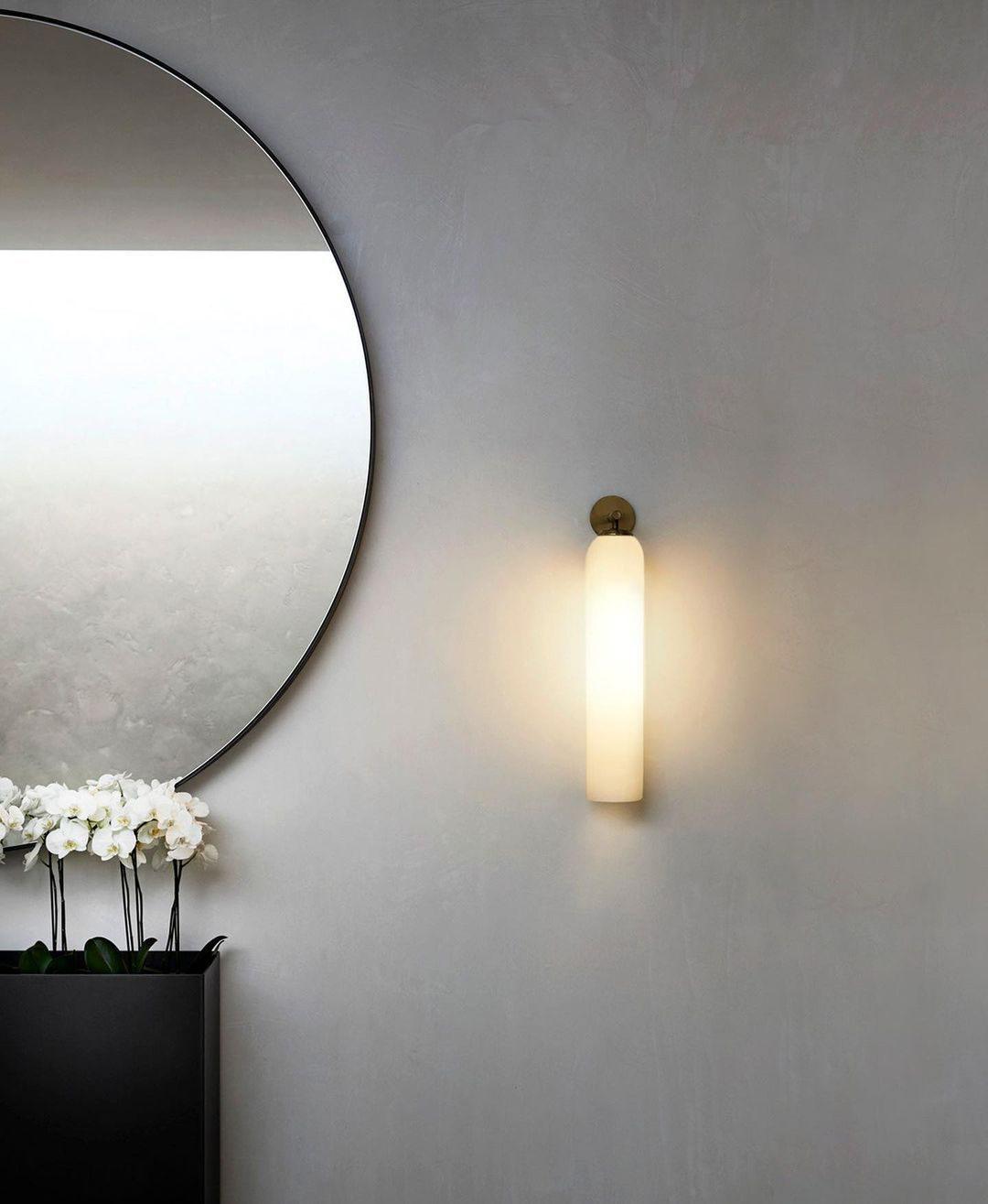 Aplique de pared cilíndrico de cristal, lámpara vertical de 19 pulgadas para sala de estar, dormitorio, pasillo, iluminación ambiental, montaje hacia arriba o hacia abajo, dorado, negro, níquel