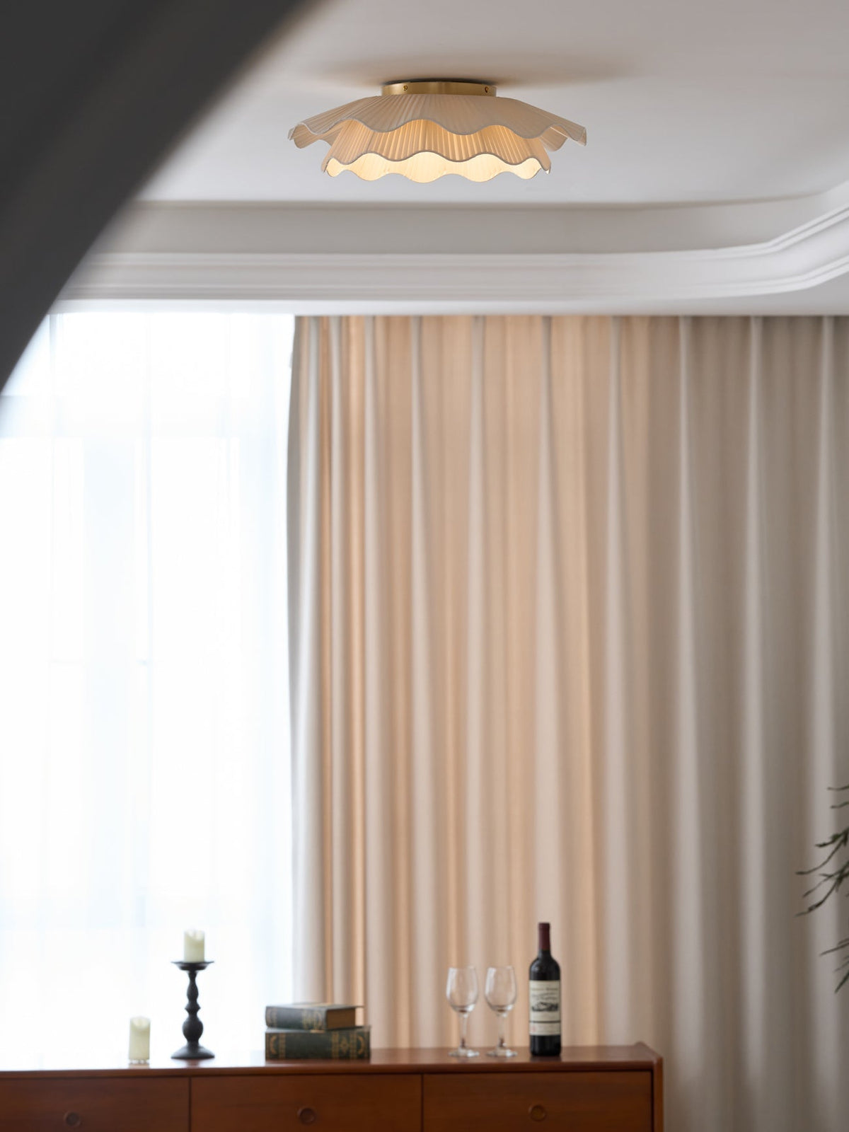 Dimmbare LED-Deckenleuchte, 51 cm, beiger Stoffschirm mit Messingakzent, für Schlafzimmer, Flur, Wohnzimmer, 3 Farbmodi, flache Deckenlampe | Thomler